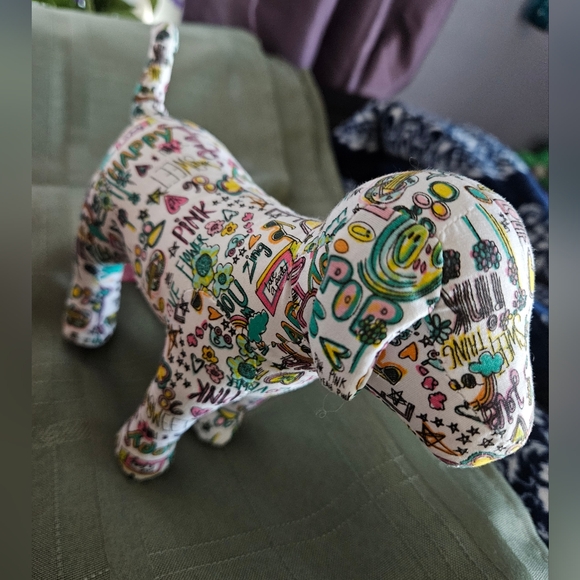 Victoria Secret Dogs - Picture 3 of 5